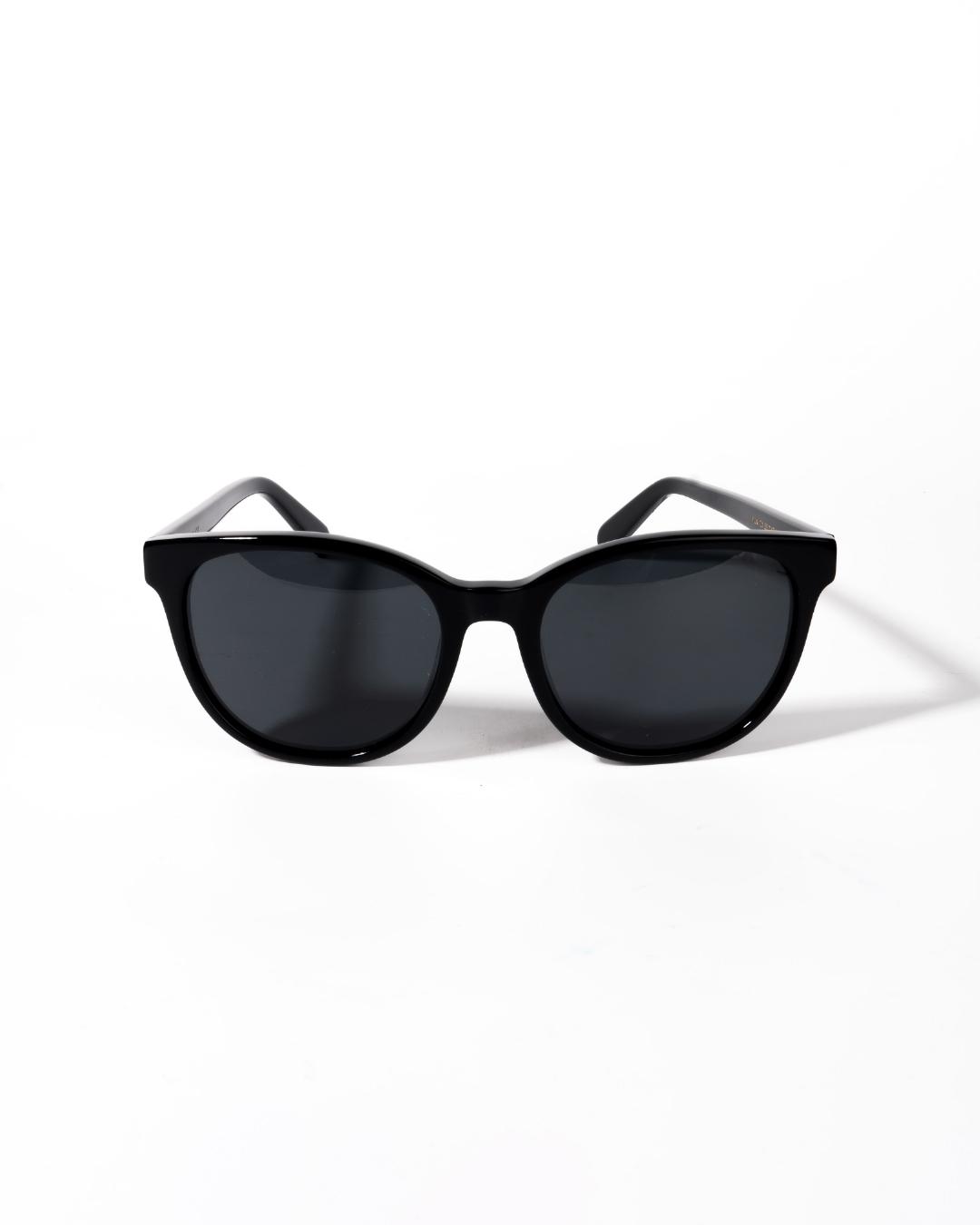 yuki-3-web-100jpg2yuki-sunglasses.jpg